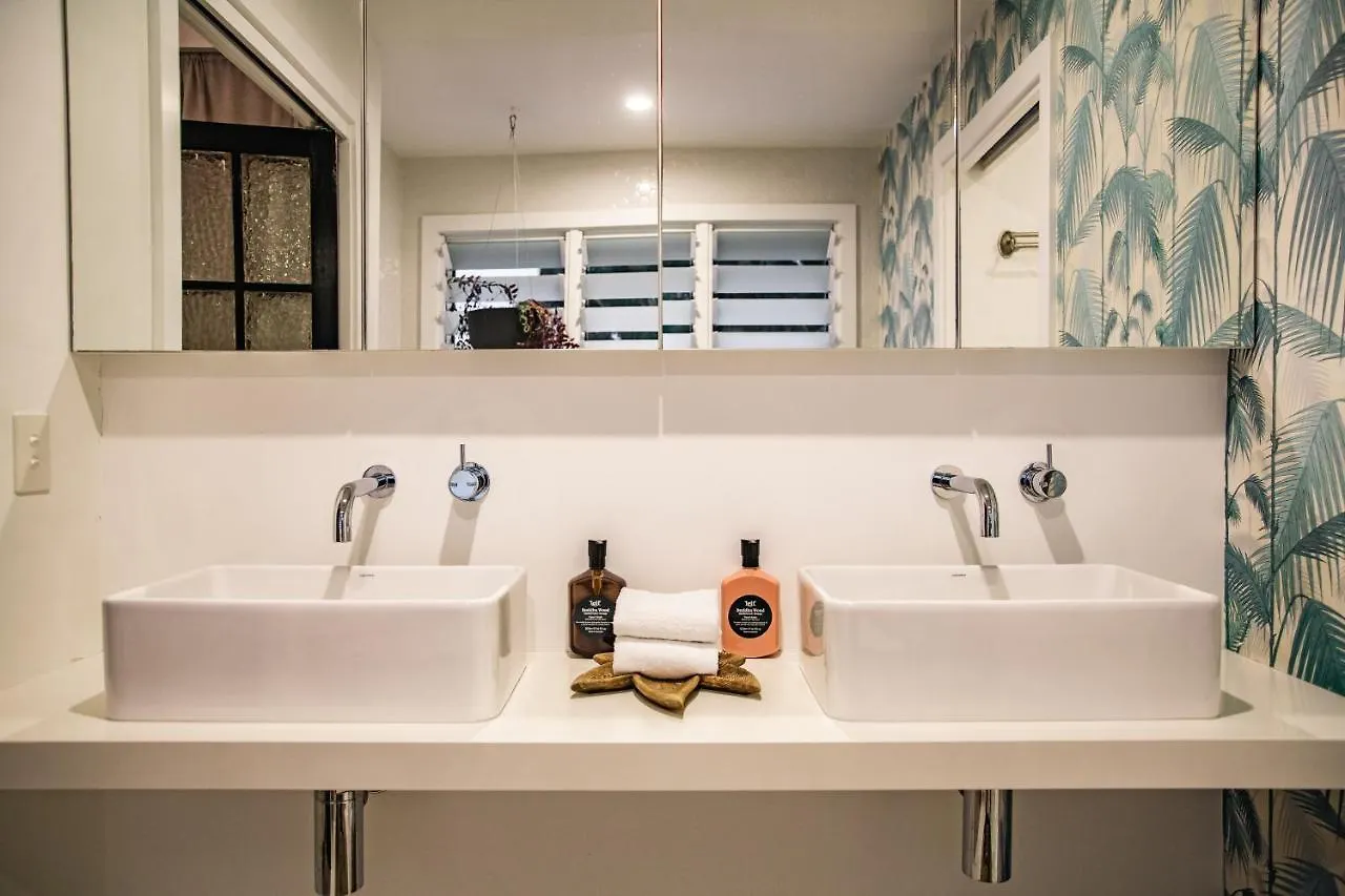 Magnolia House Byron Bay Villa